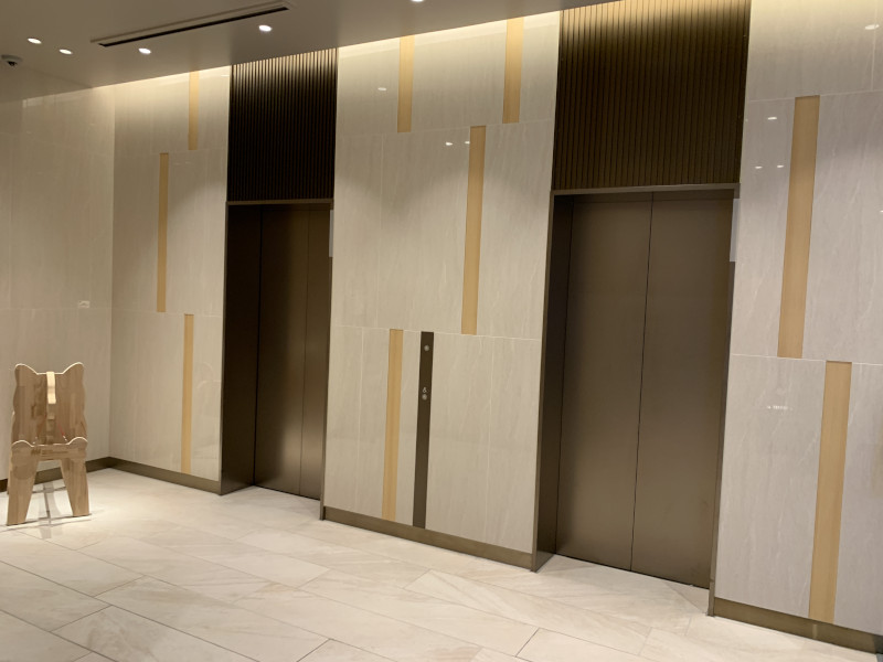 ホテルメトロポリタン秋田のエレベーターホール