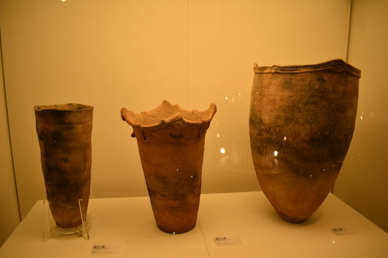 三内丸山遺跡センターに展示されている縄文土器