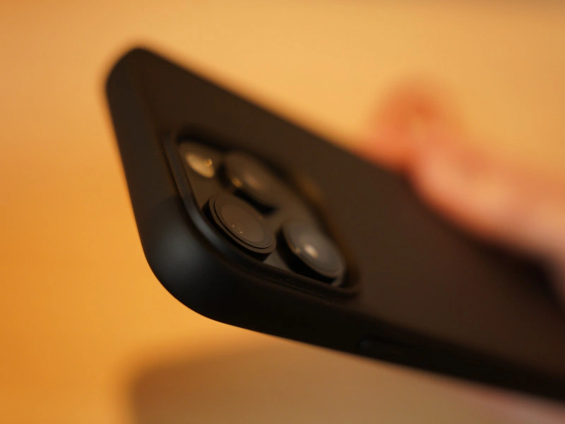 ORANGA iPhoneケースのカメラ周りを撮影した写真